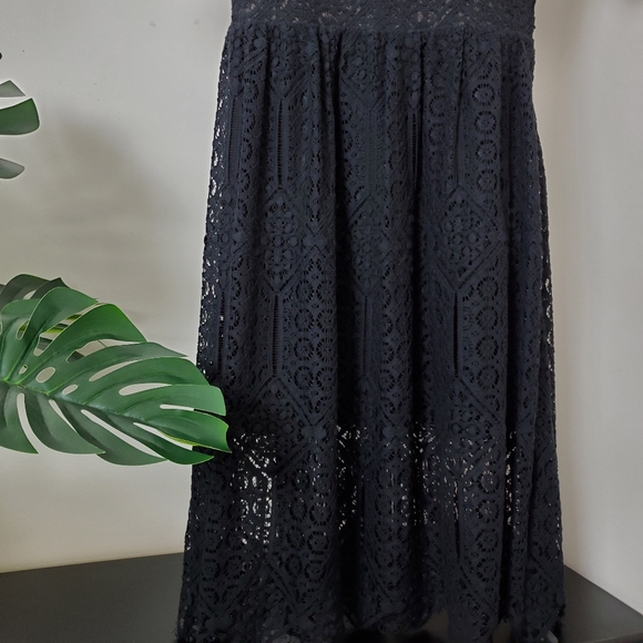 H&M black lace dress, Size 4 - Picture 4 of 10